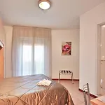Carla Hotel 2*